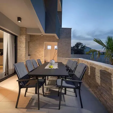 Nadja Hotel
