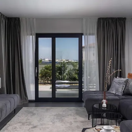Nadja Hotell 4*